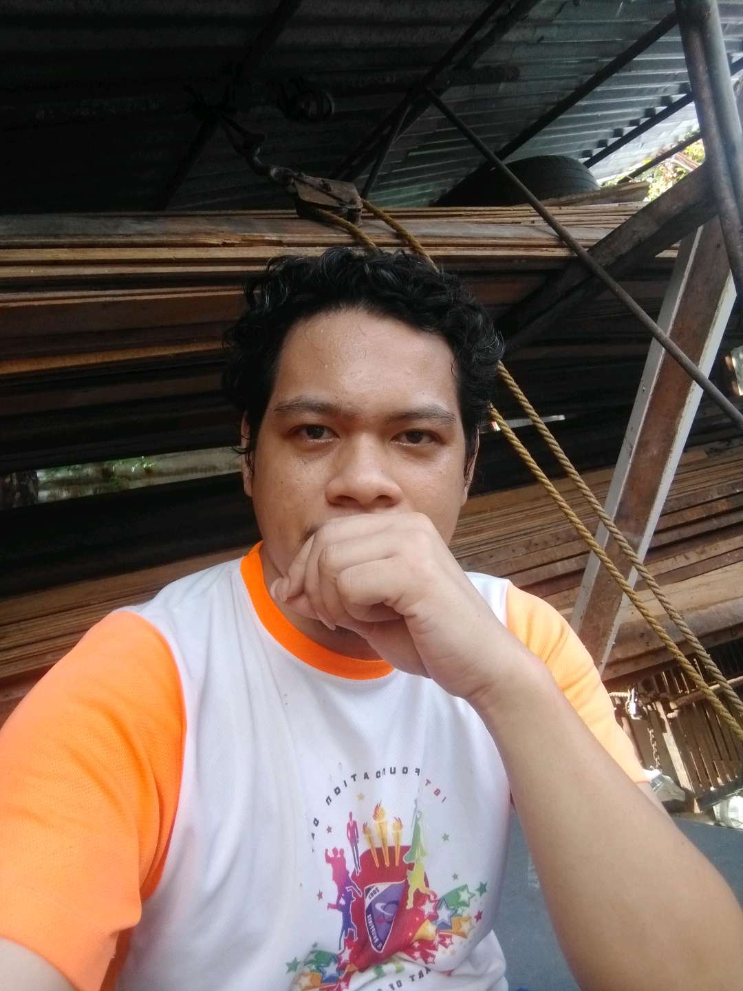 For now today , I'm here with a garage and selfie with my self.